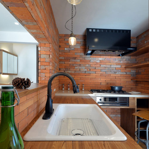 杉と漆喰のパッシブデザインハウス キッチン